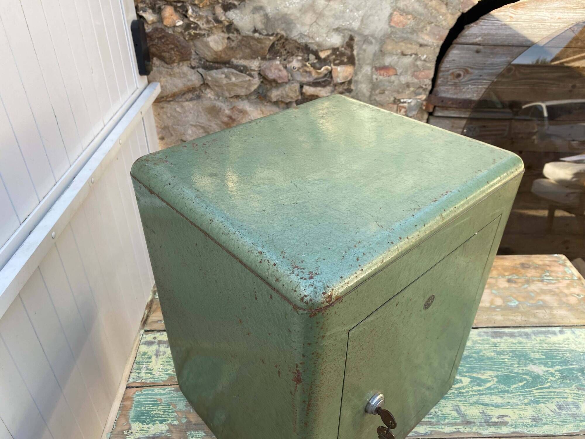 Safe industrial metal furniture brand manufrance 1950