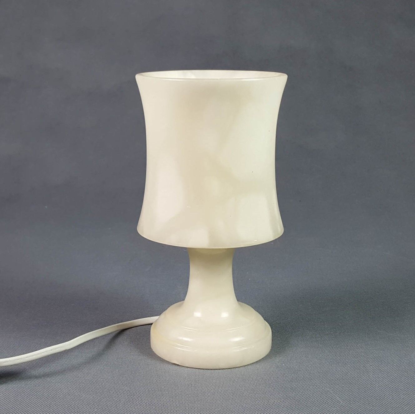 Albatre table lamp