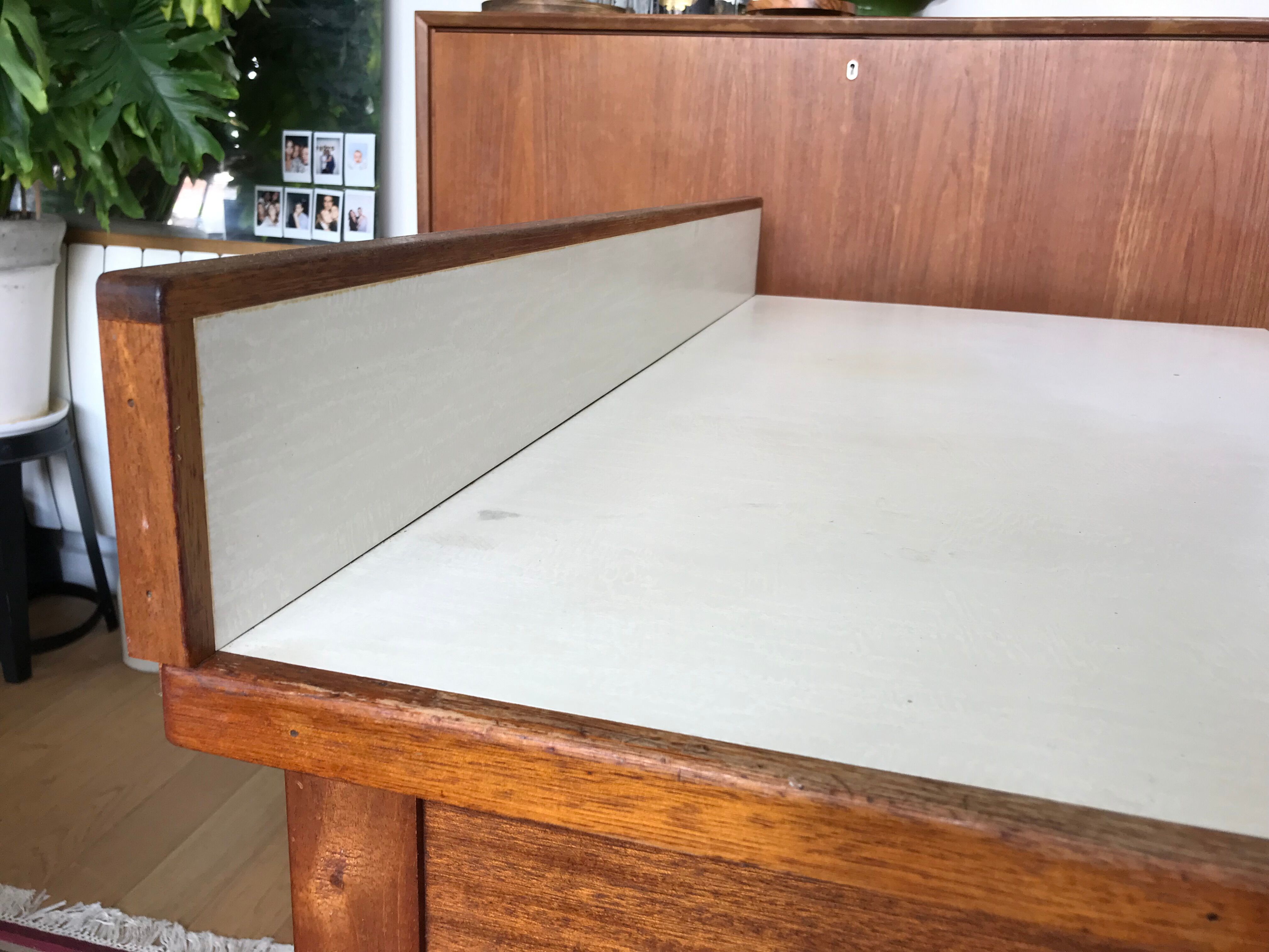 Farm table