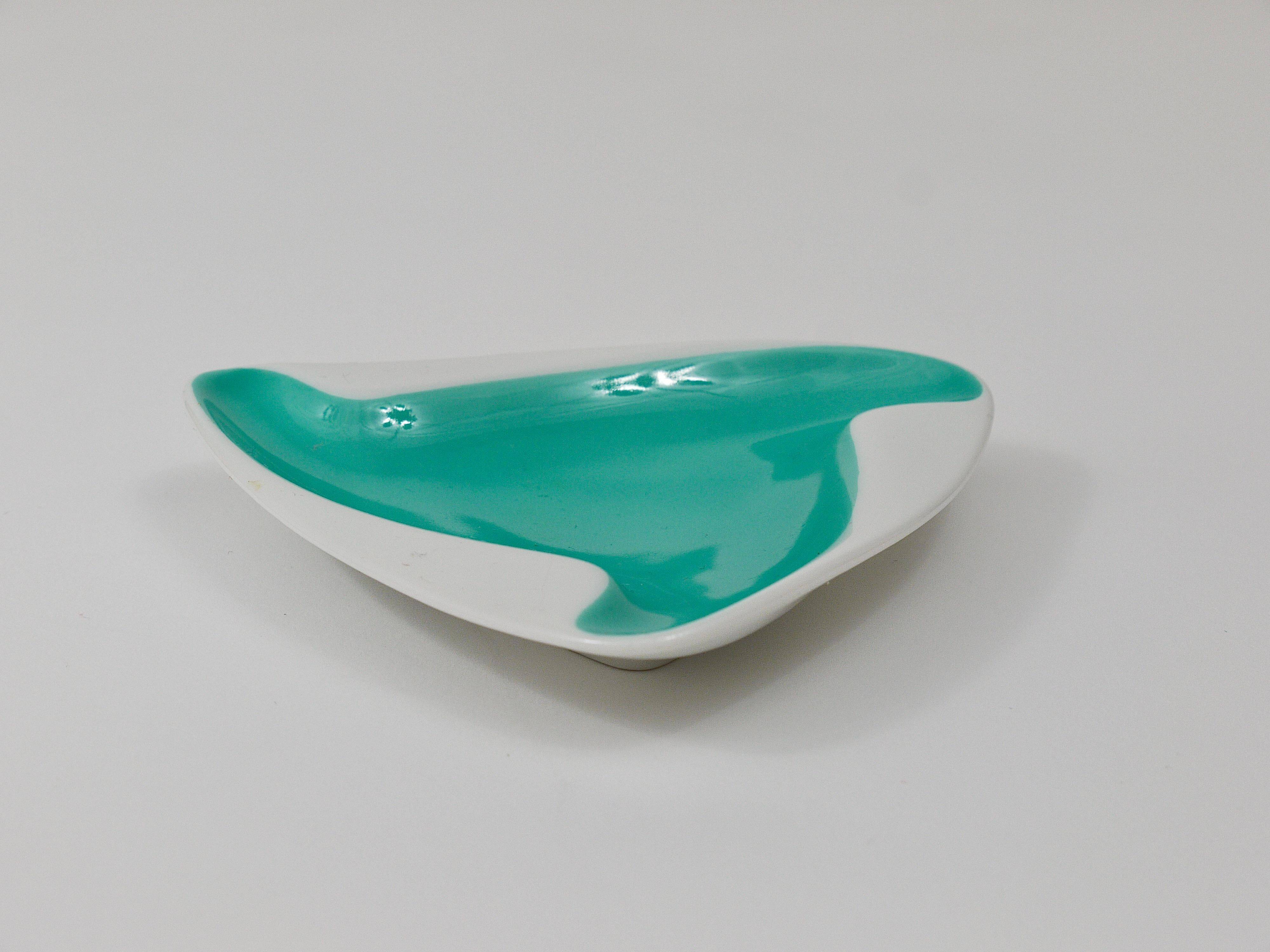 Slim turquoise porcelain ashtray from Augarten Vienna, mid-century, Austria, 1950s.