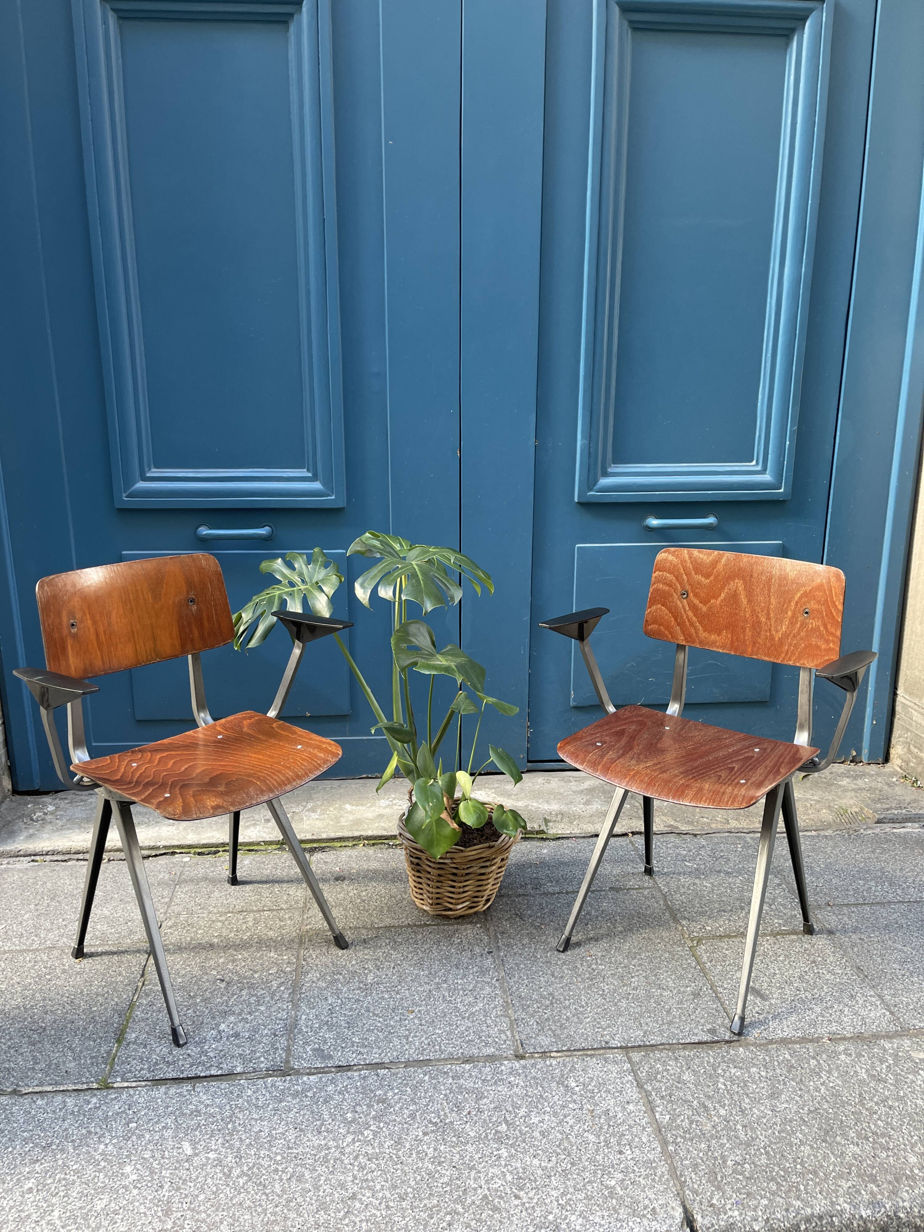 Friso Kramer wooden chair