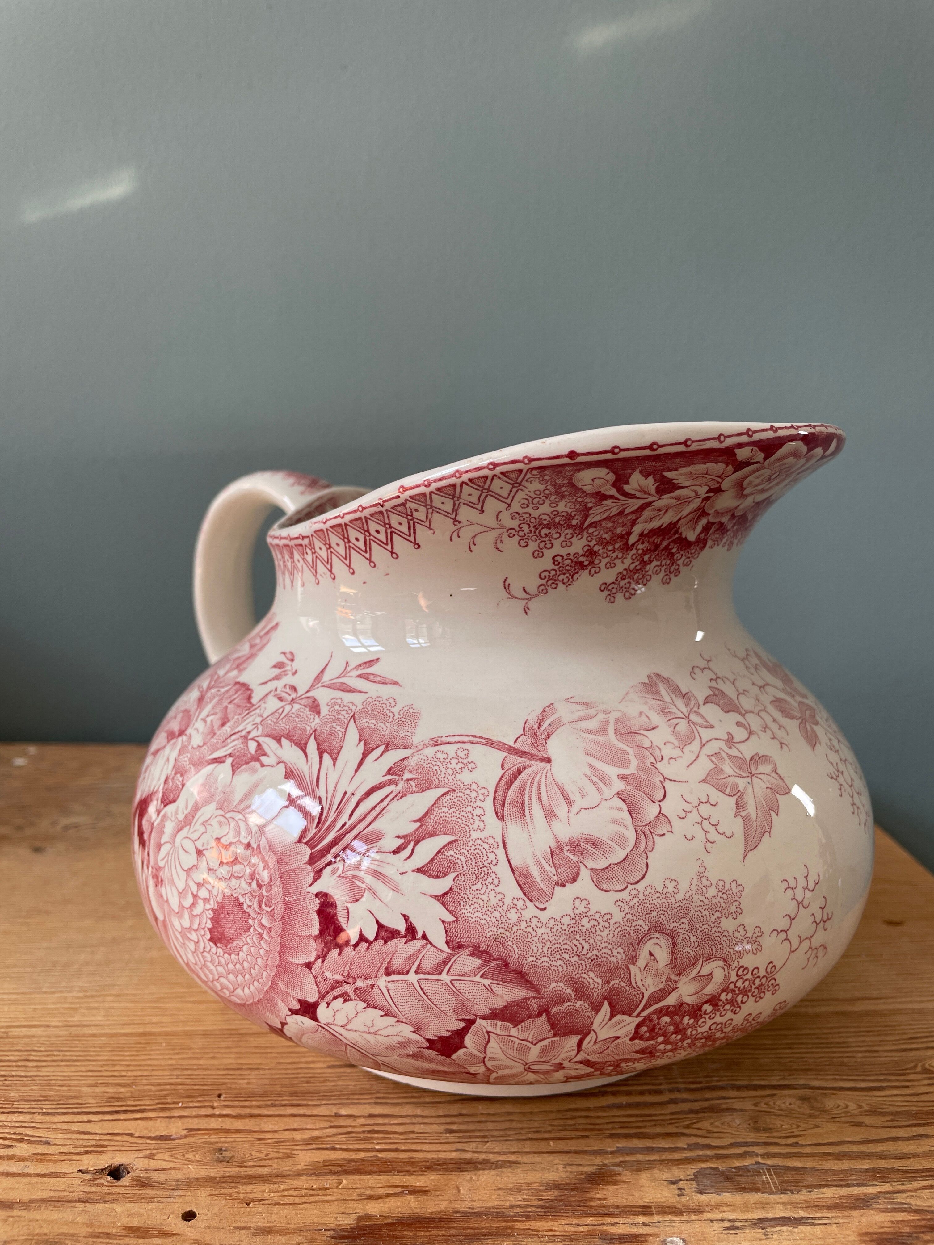 Water pitcher Sarreguemines 1900, model Planter