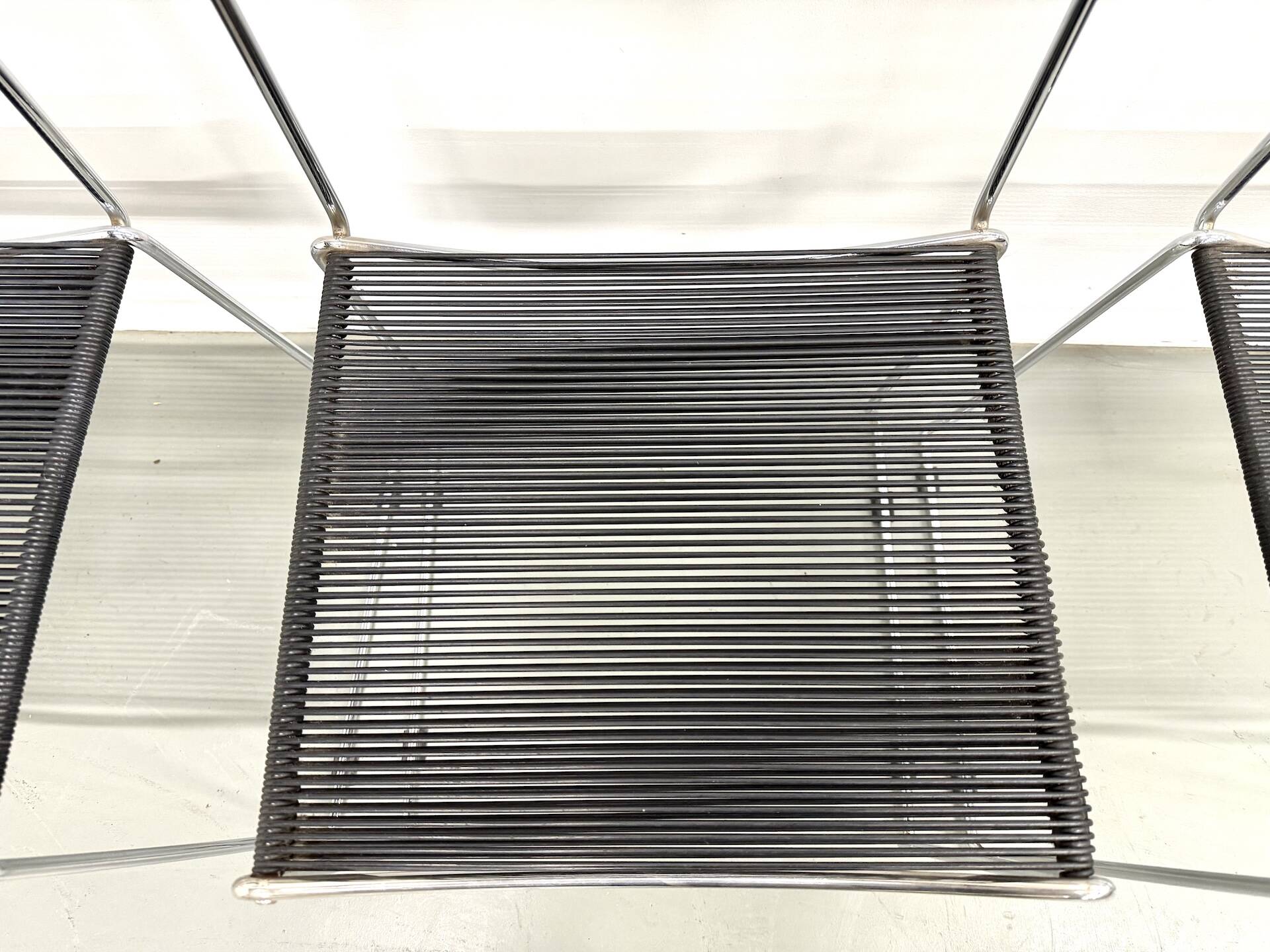 Set of 6 "Spaghetti" Chairs Italian Design 80s – Black & Chrome