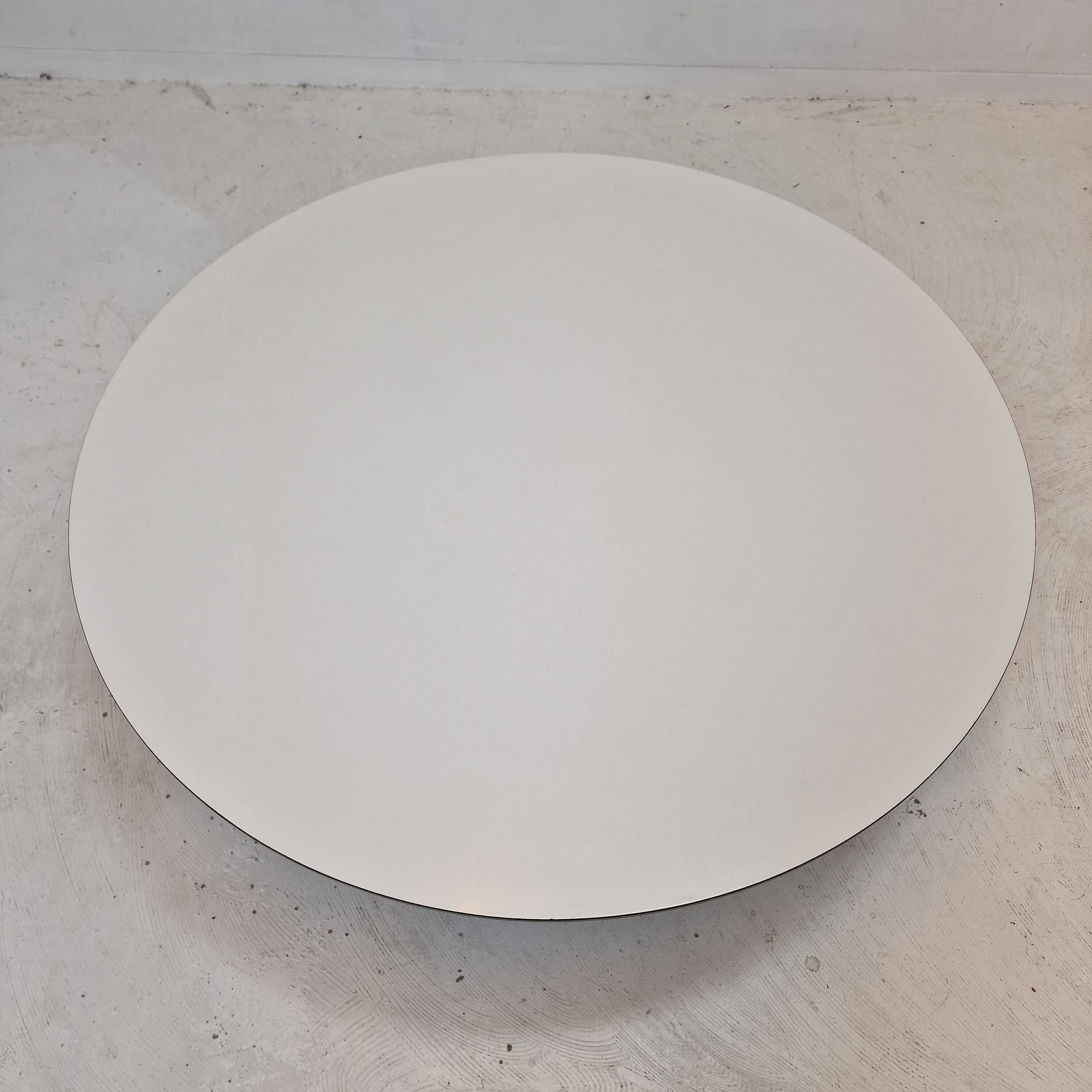 "Circle" Coffee Table by Pierre Paulin for Artifort, 1960s