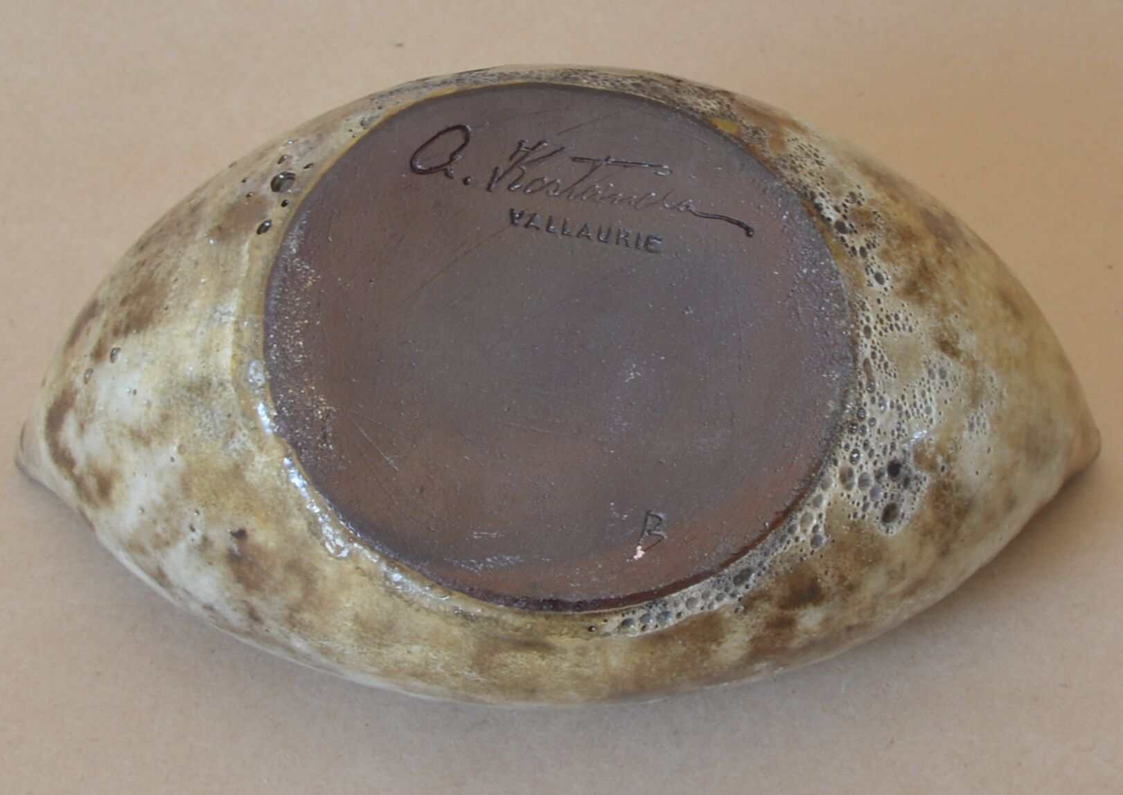 Flower pick with speckled decoration by Alexandre Kostanda