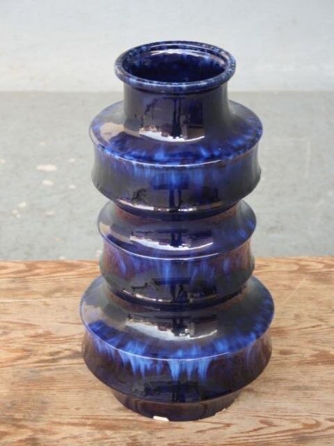 Years 30 ceramic vase