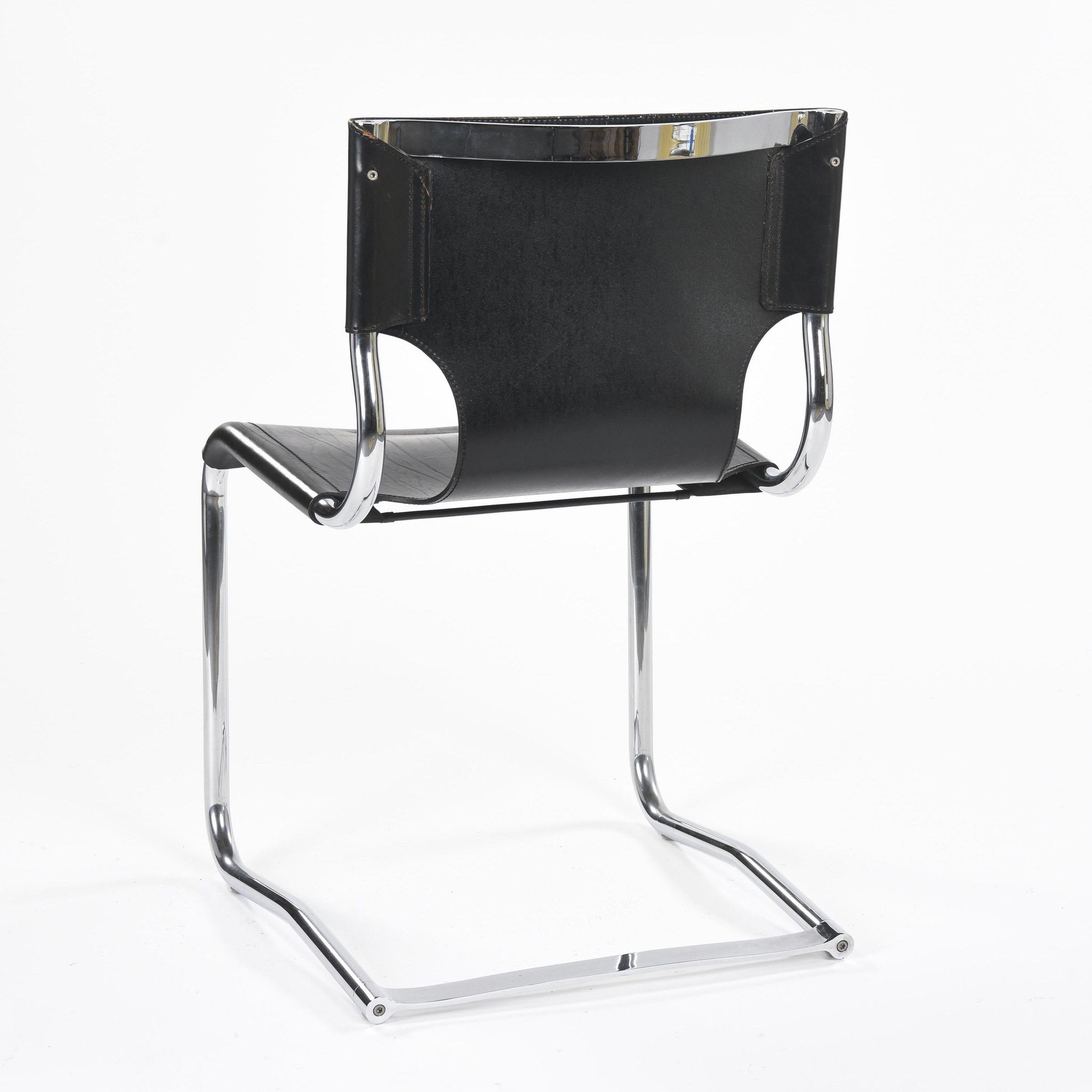 Chaises en cuir noires par Carlo Bartoli