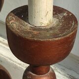 Série de 4 anciens bougeoirs en bois/brutaliste