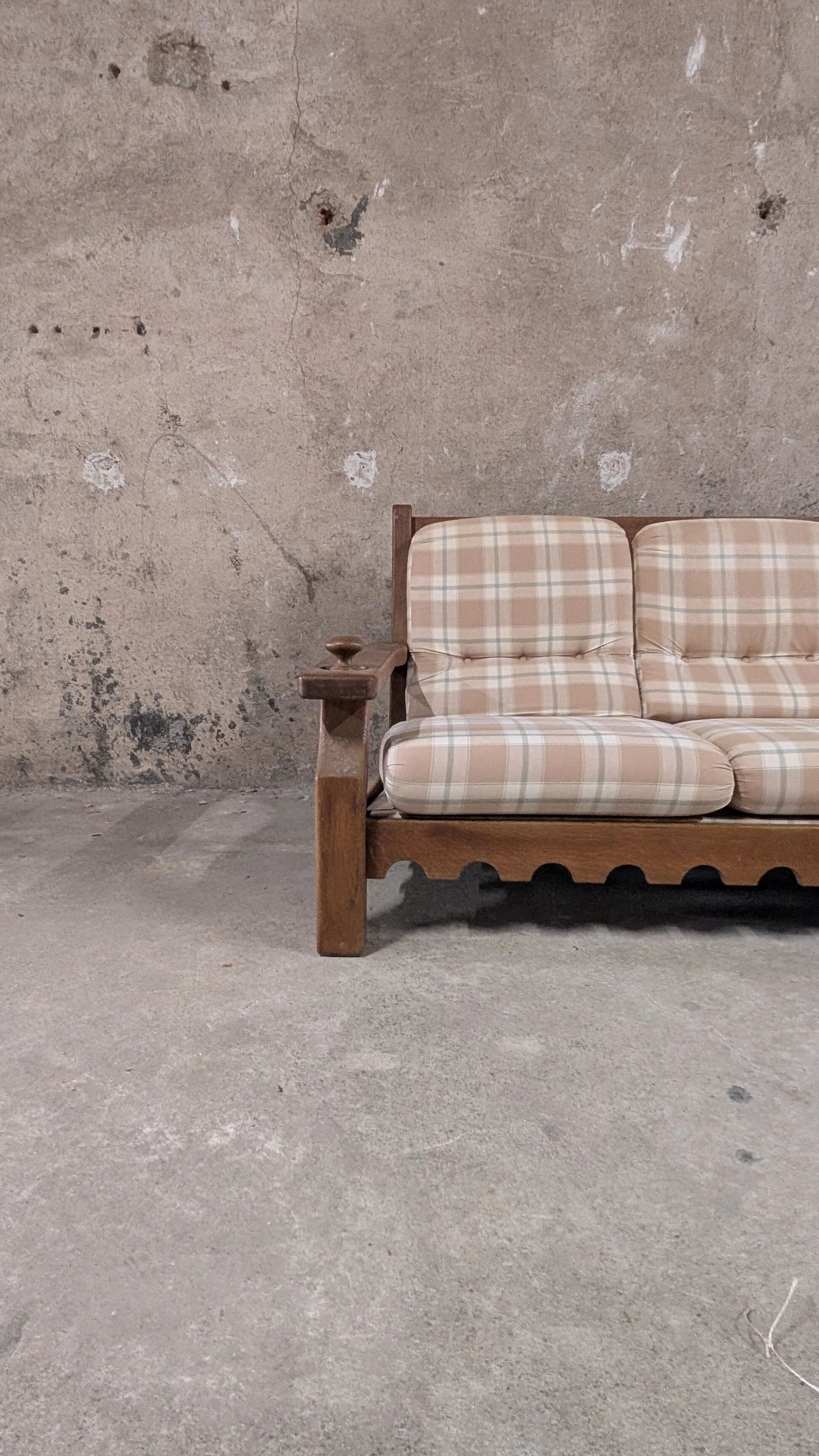 Vintage solid wood living room with plaid cushions