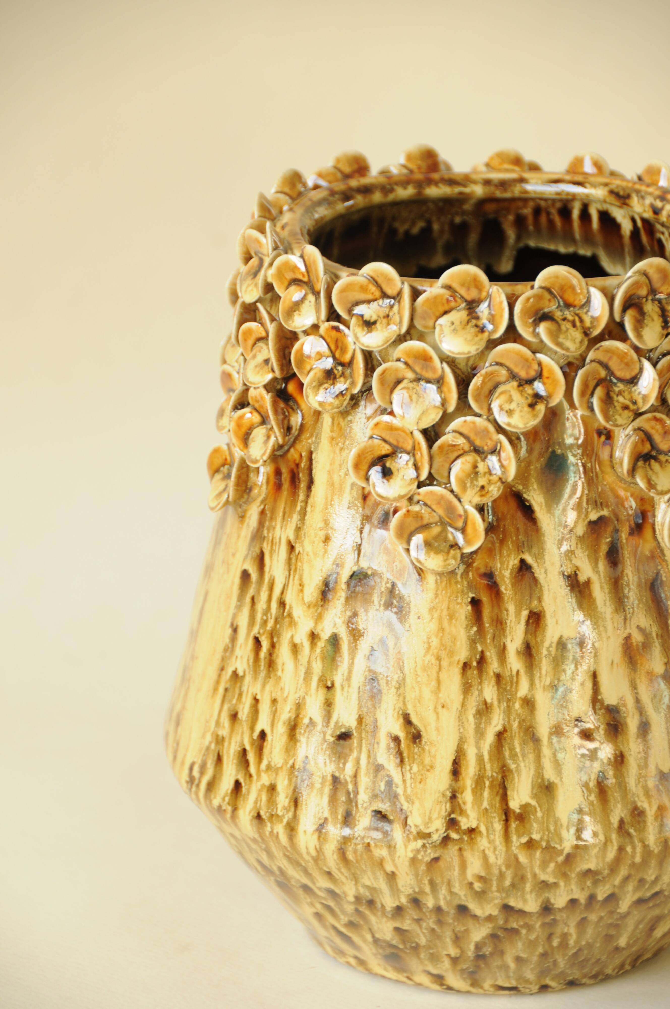 Amber Honey Ceramic Cache-Pot with Sculpted Floral Decor - Bohemian Style