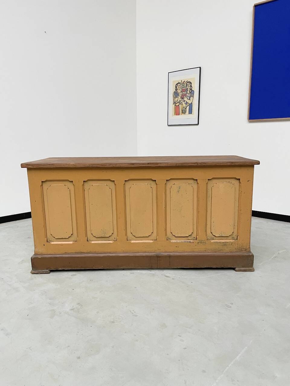 Yellow patina commercial counter from the 50s