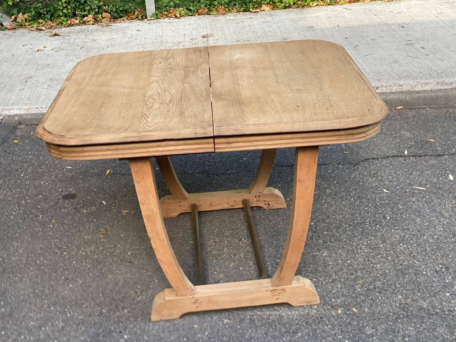 Art Deco extendable dining table with a central pedestal, stripped, made of solid oak 193.