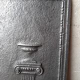 Font chimney plate with Medici column