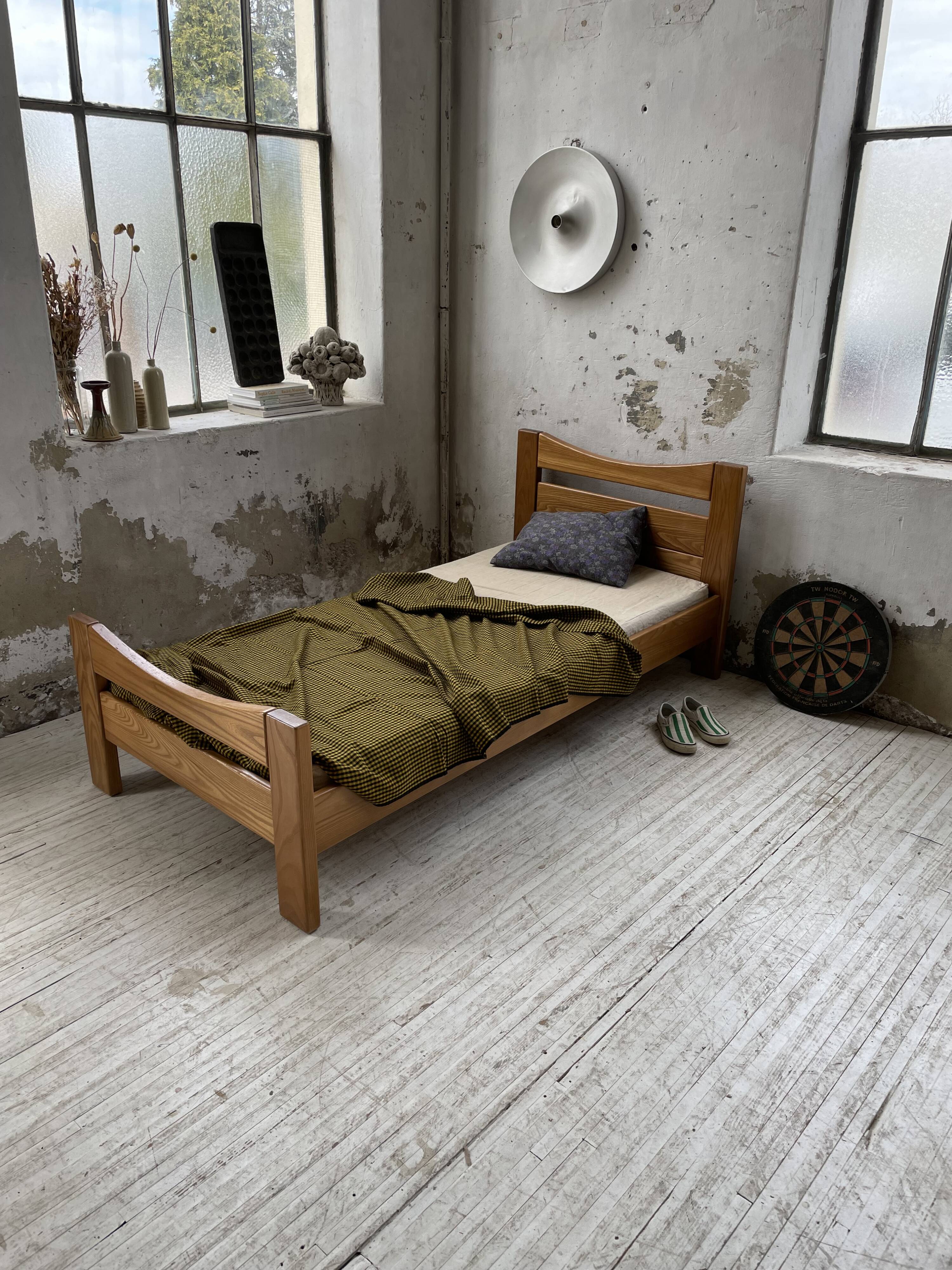 Maison Regain solid single bed