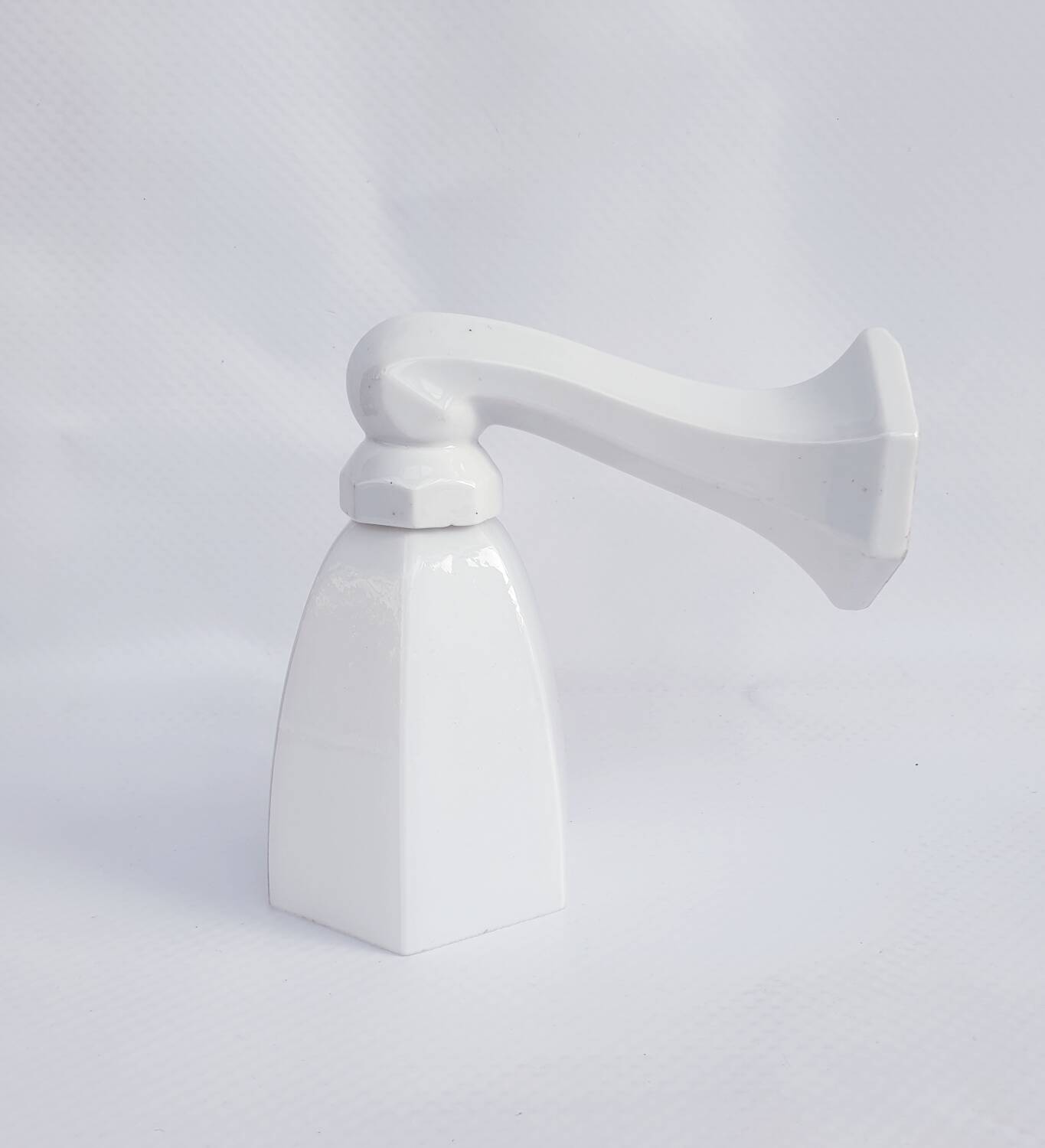 Art Deco porcelain and glass wall lamp