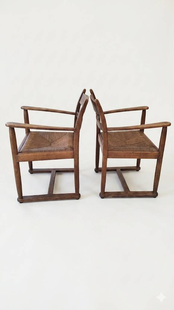 Serié de 6 fauteuils de salle á manger Brutalistes en chêne Mid-century