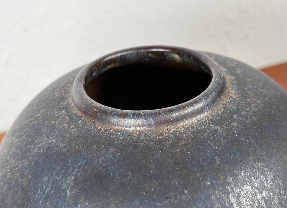 Vase minimaliste de studio allemand du milieu du siècle par Gisela Meyer Kaufmann pour Eulen Töpferei, Worspwede, années 1960