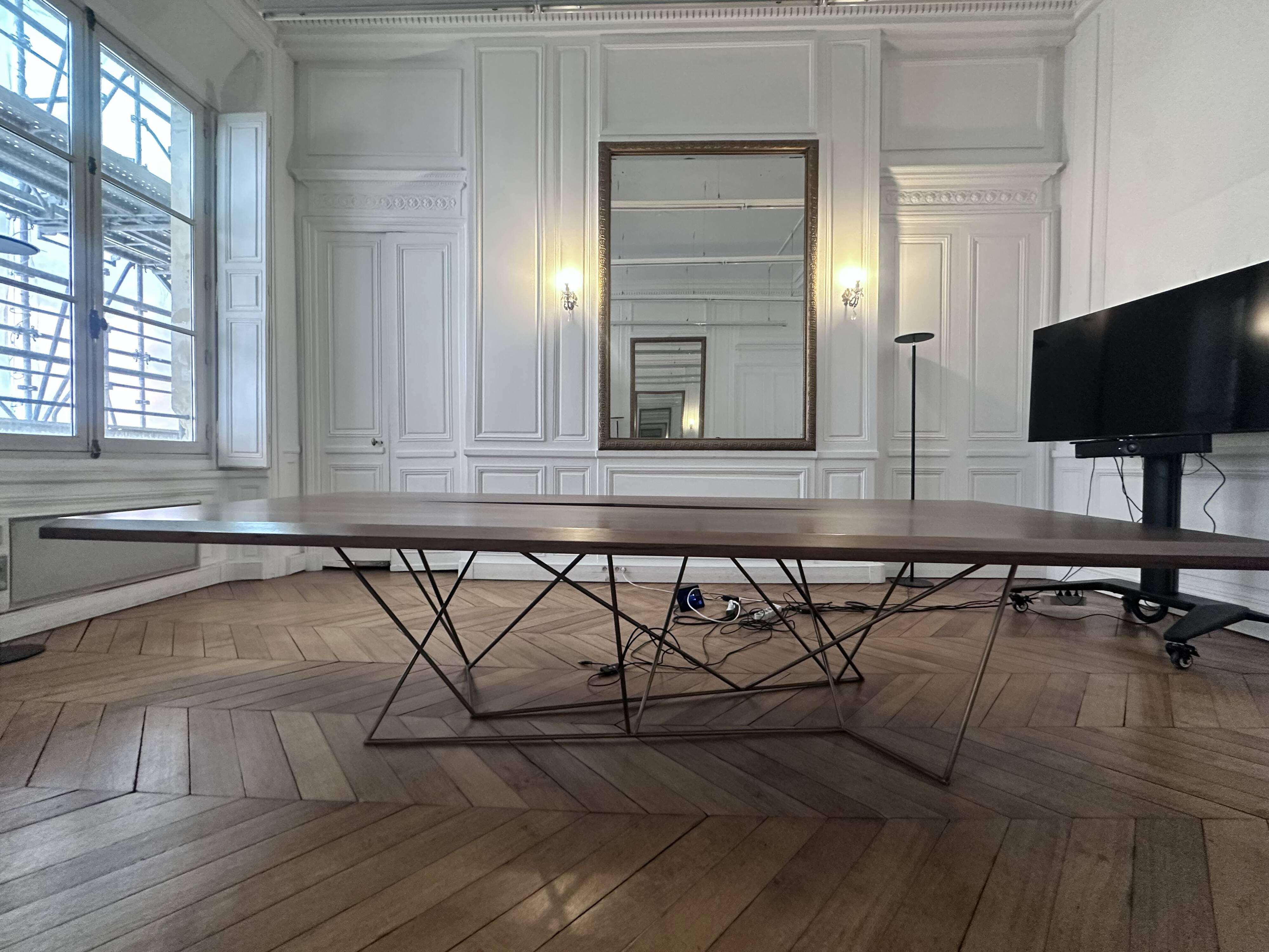 magnificent table Bruno Moinard