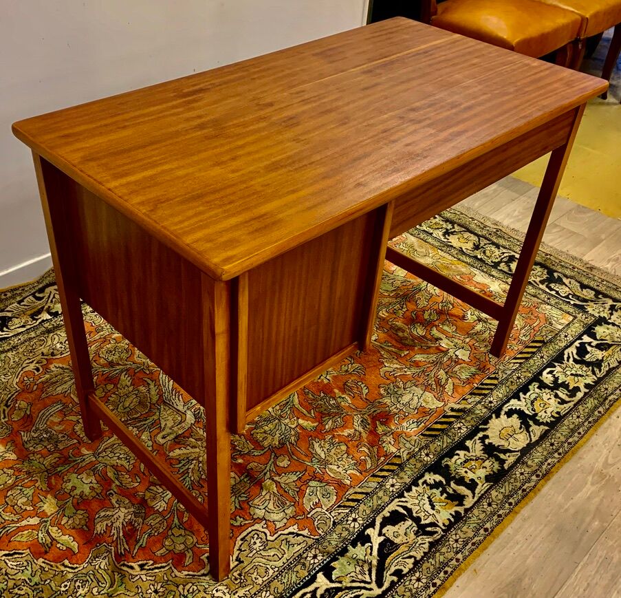 Scandinavian children's desk in teck