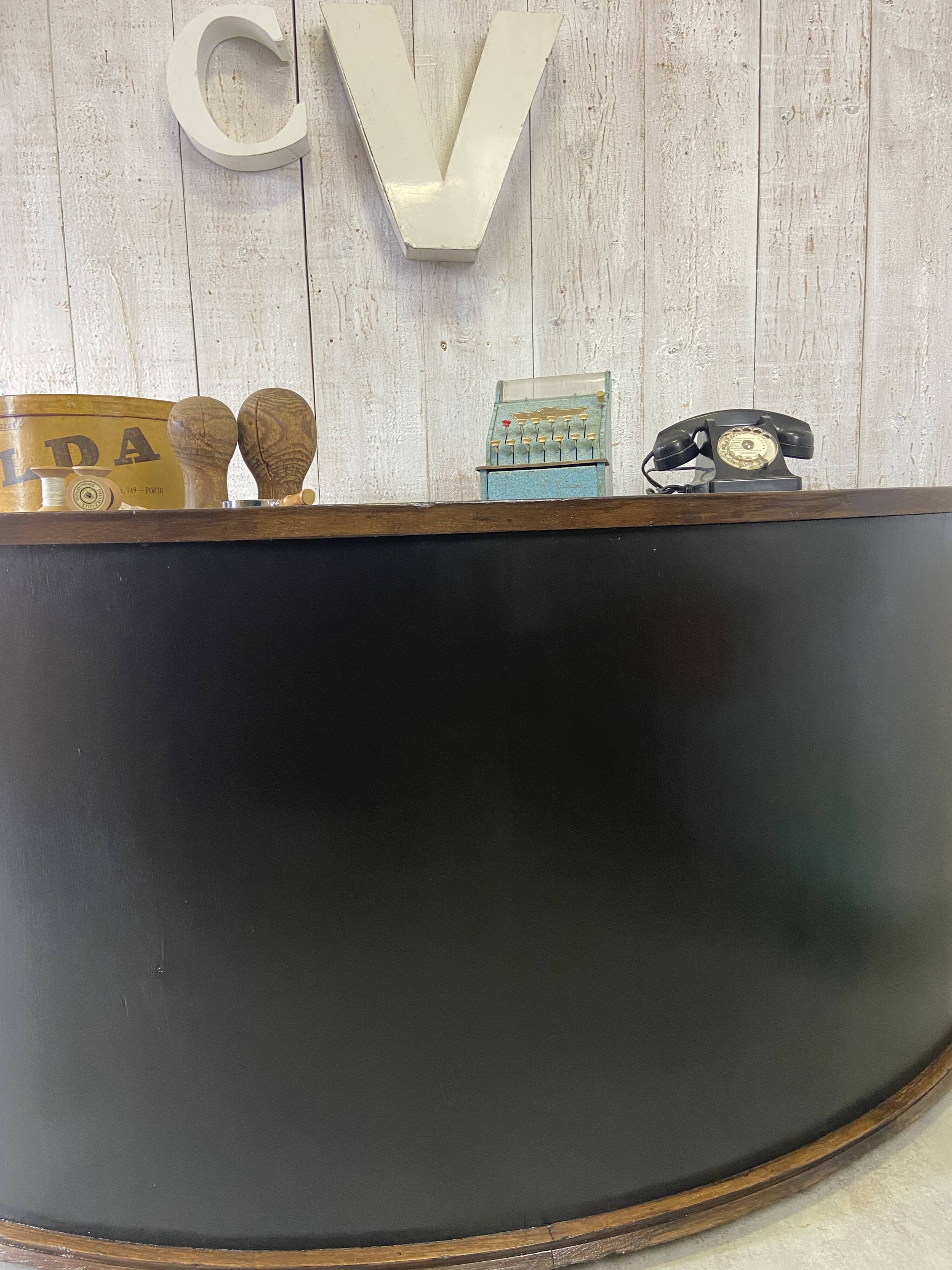 Ancien comptoir de mercerie