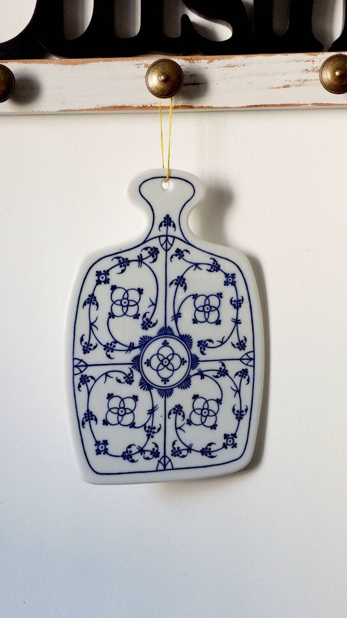 Small Winterling Indian Blue Strawflower Porcelain Board