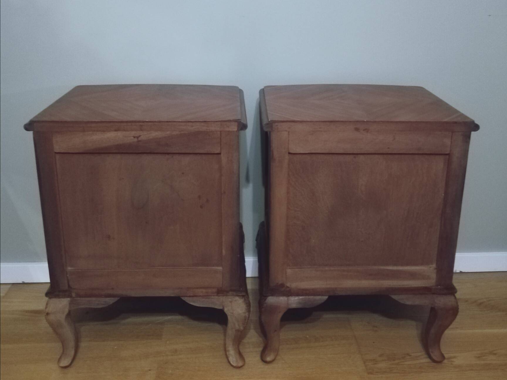 Paire de tables de chevets en acajou