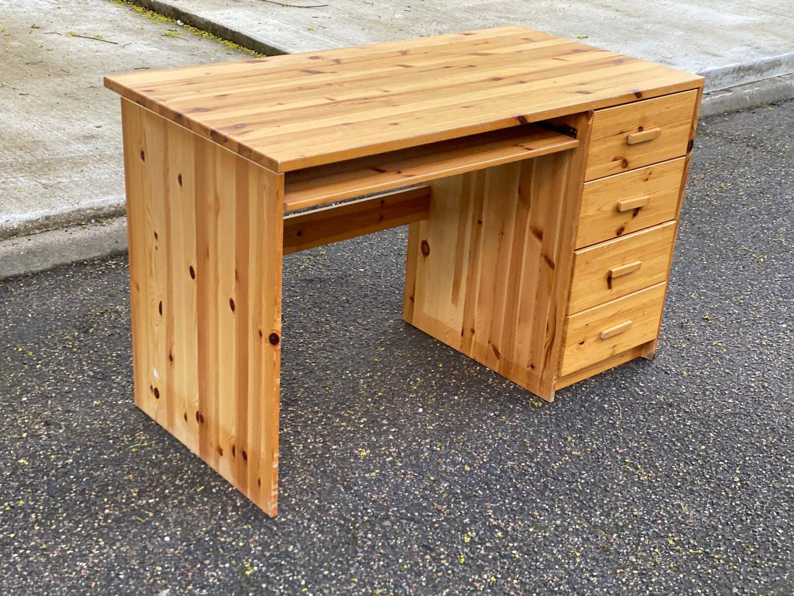 Scandinavian solid wood desk 120cm