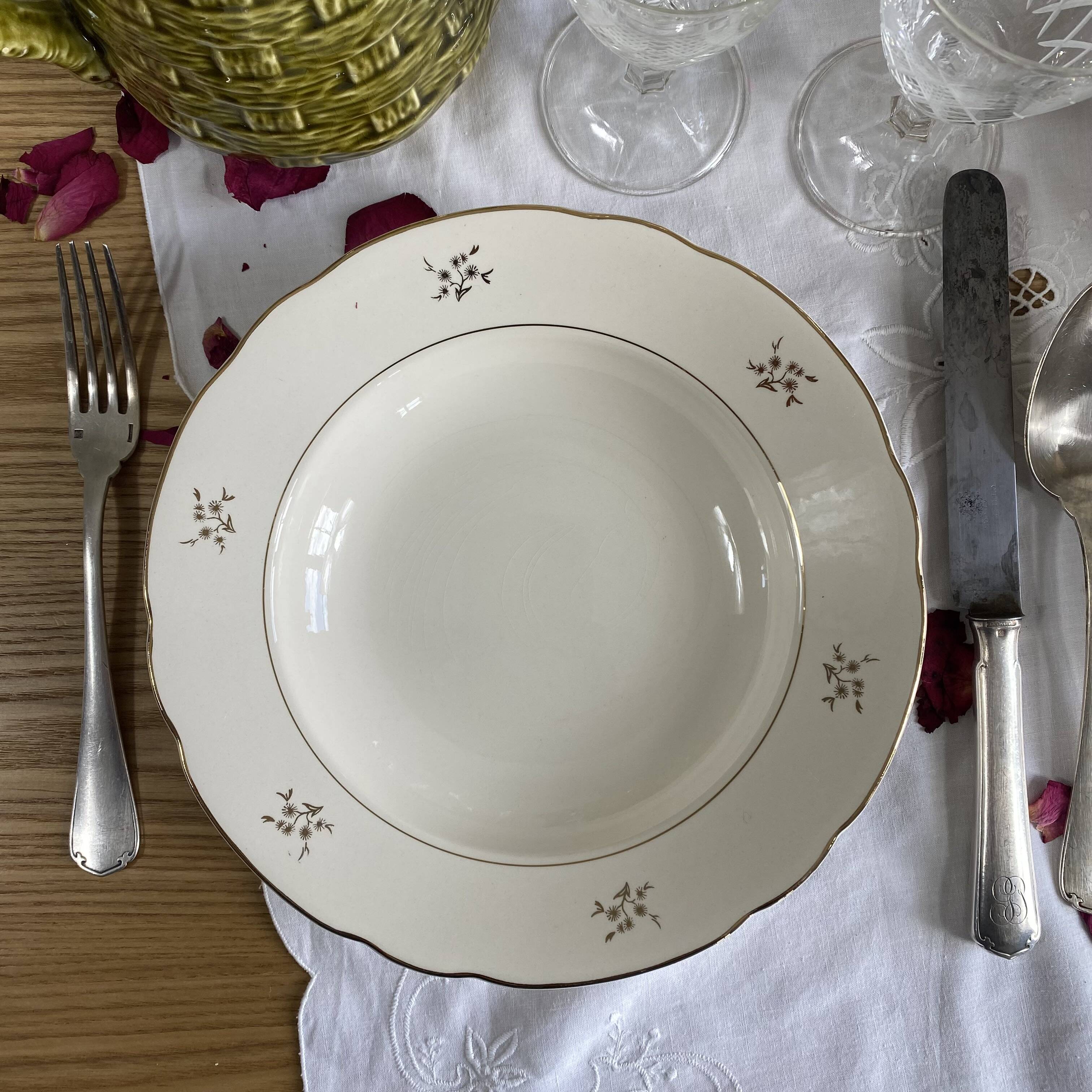 6 antique cream and gold earthenware deep plates by Villeroy and Boch.
