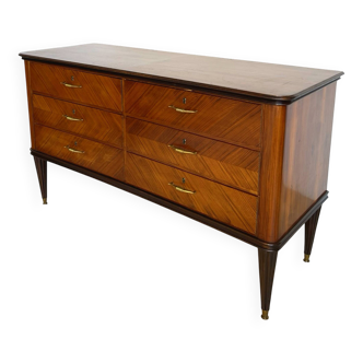 Une commode italienne du milieu du XXe siècle.