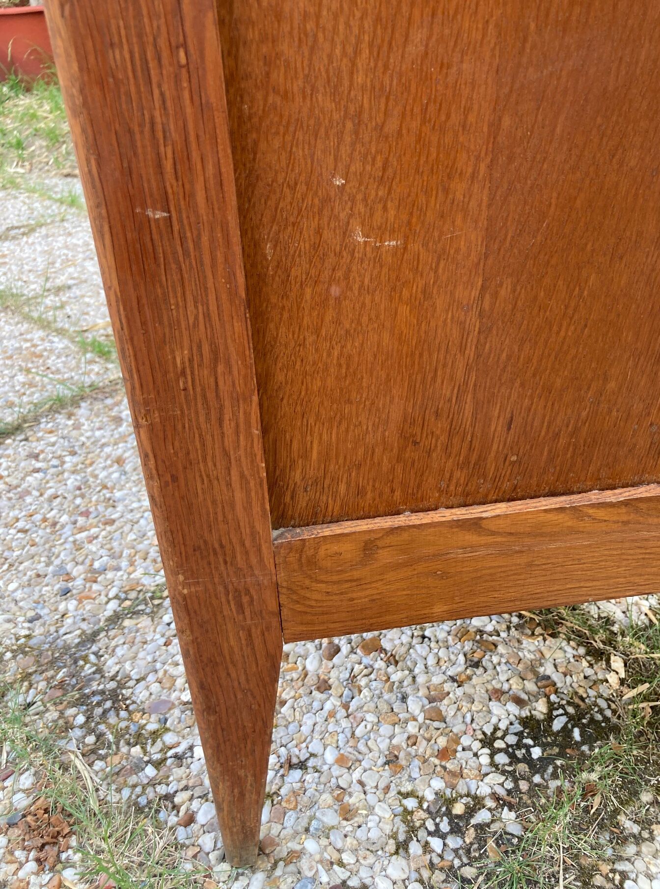 Vintage dresser compass feet