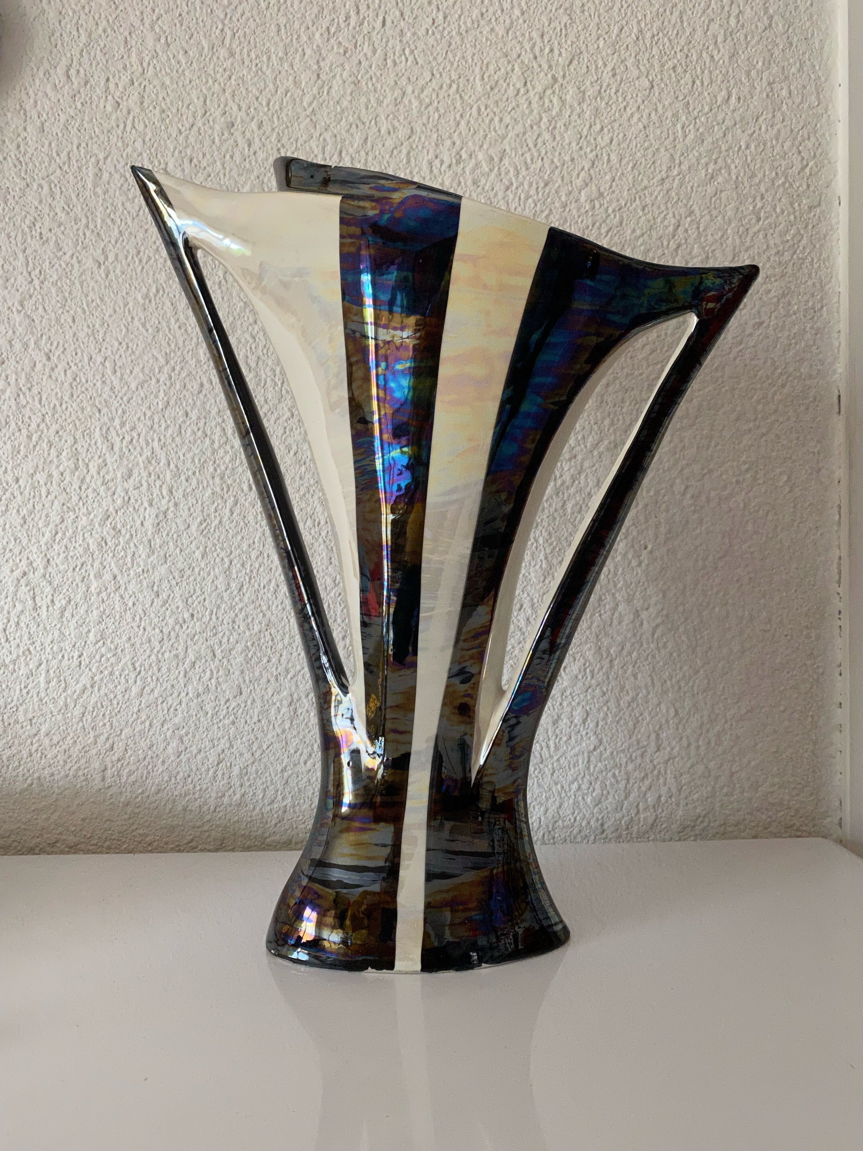Large vintage black and white vase in ceramic and signed, from the 60s