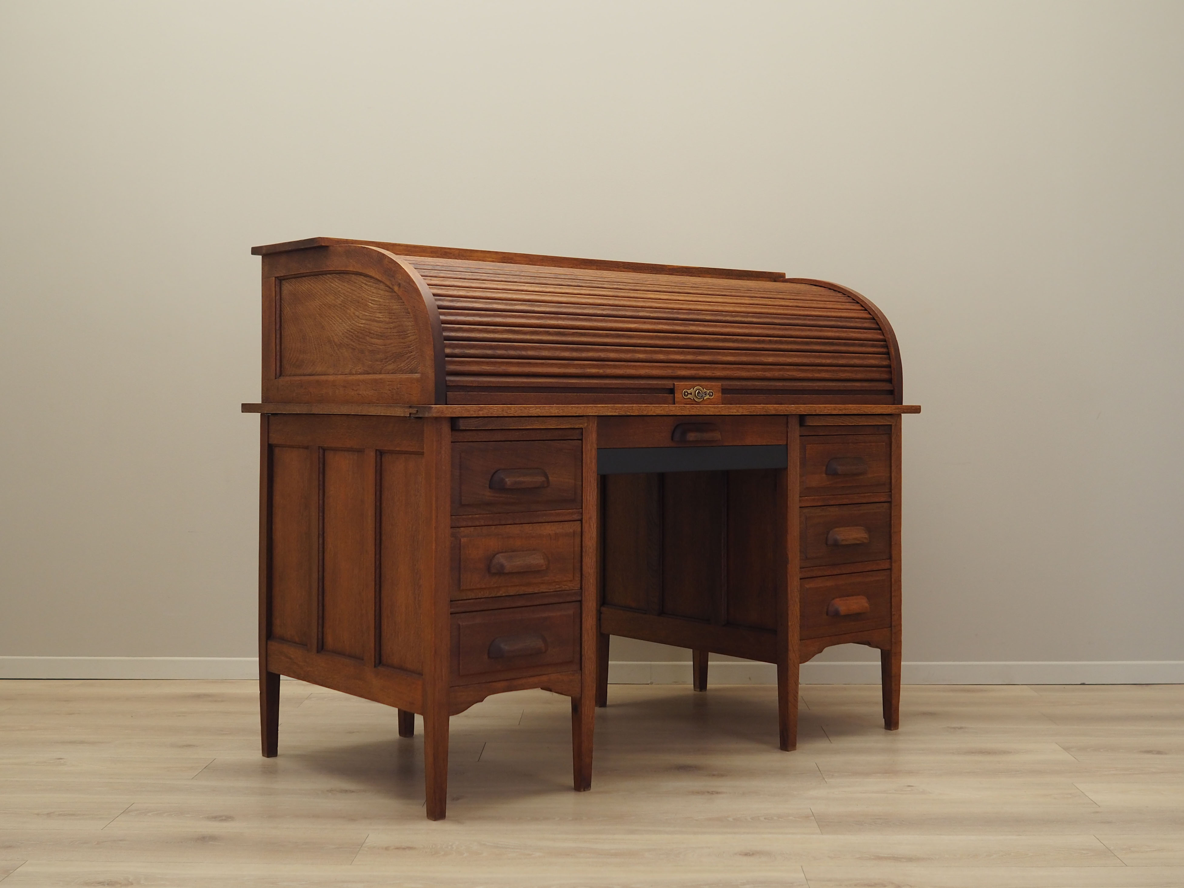 Bureau en chêne, design danois, années 1950, production: Danemark