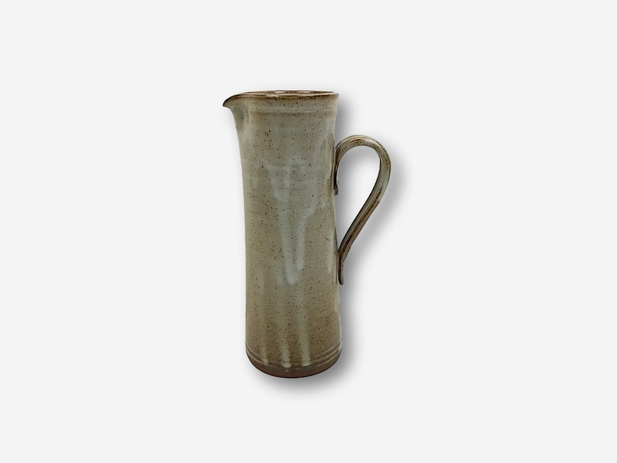 Pitcher in speckled sandstone 27 cm