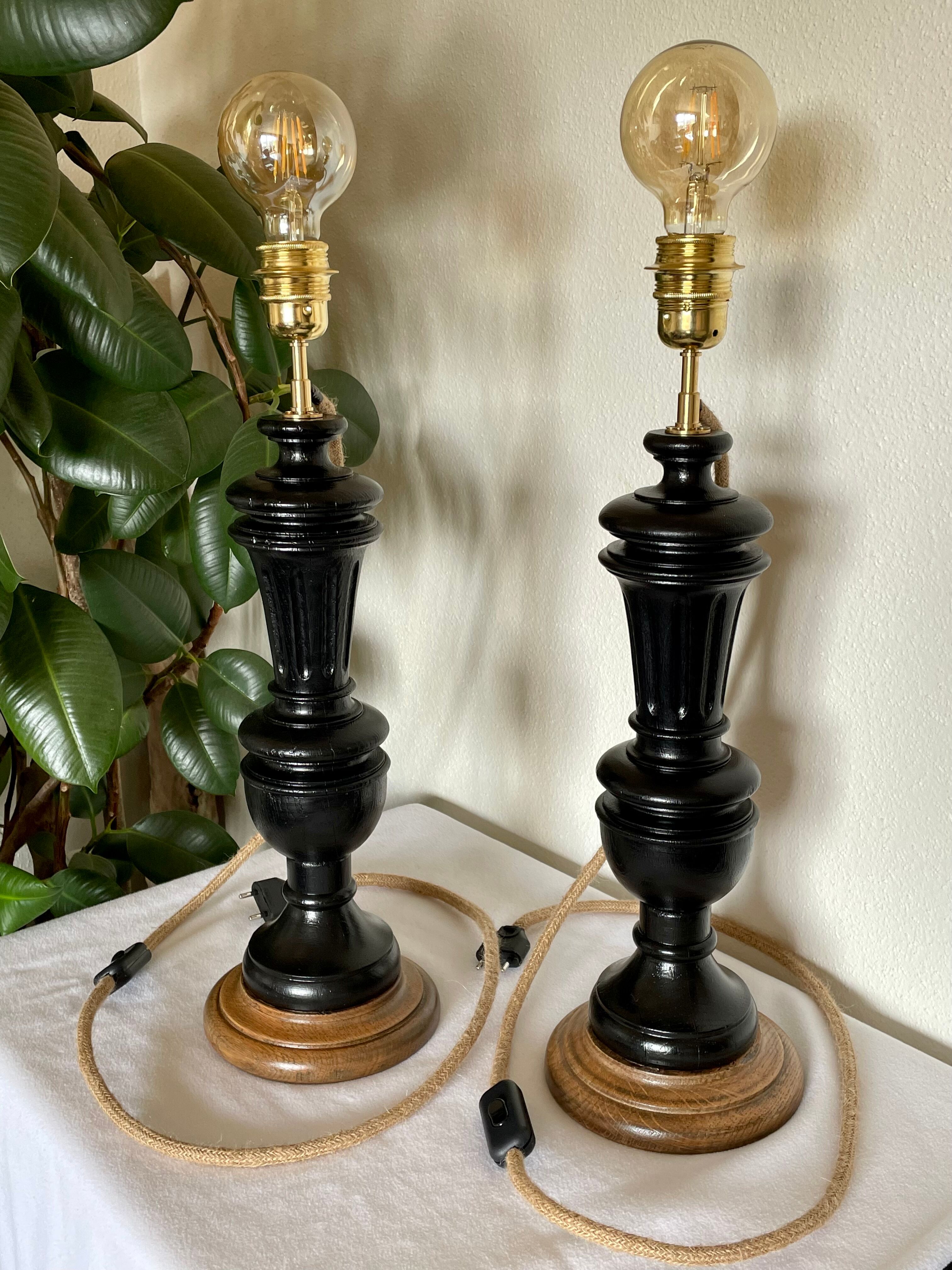 2 pieds de lampe bois et noir