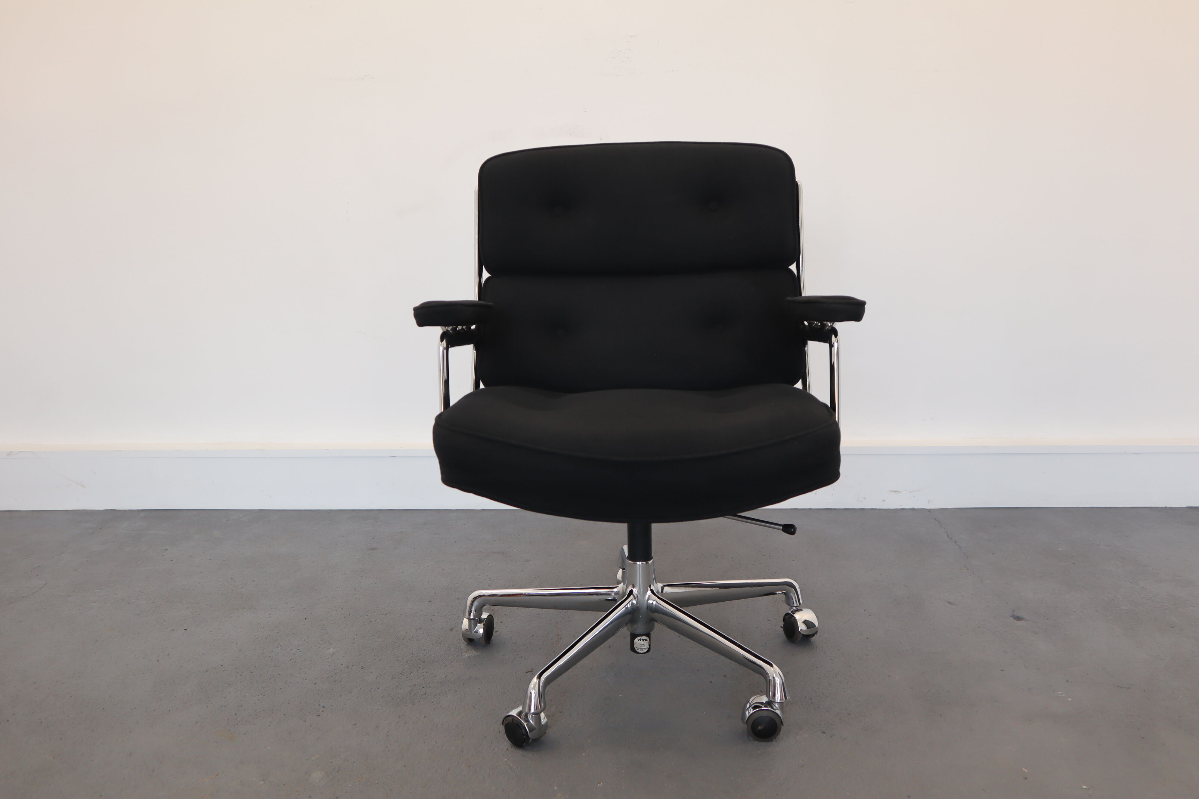 Fauteuil ES 104  par Charles & Ray Eames pour Vitra années 1990