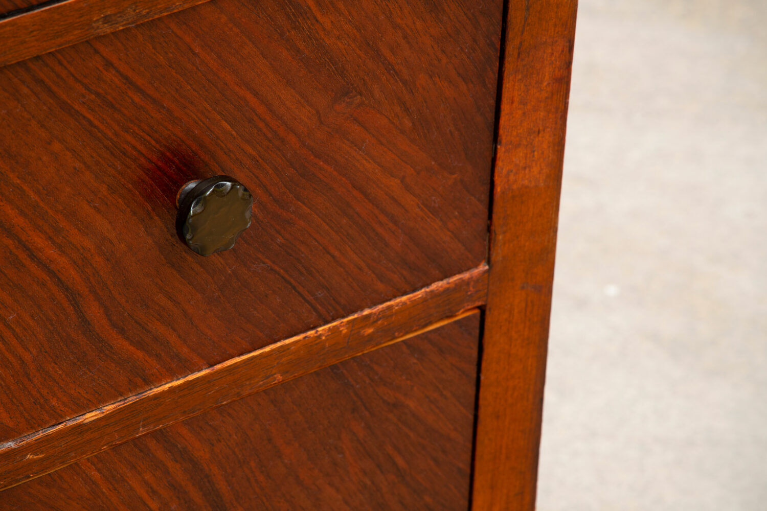 Vintage 1930s chest of drawers