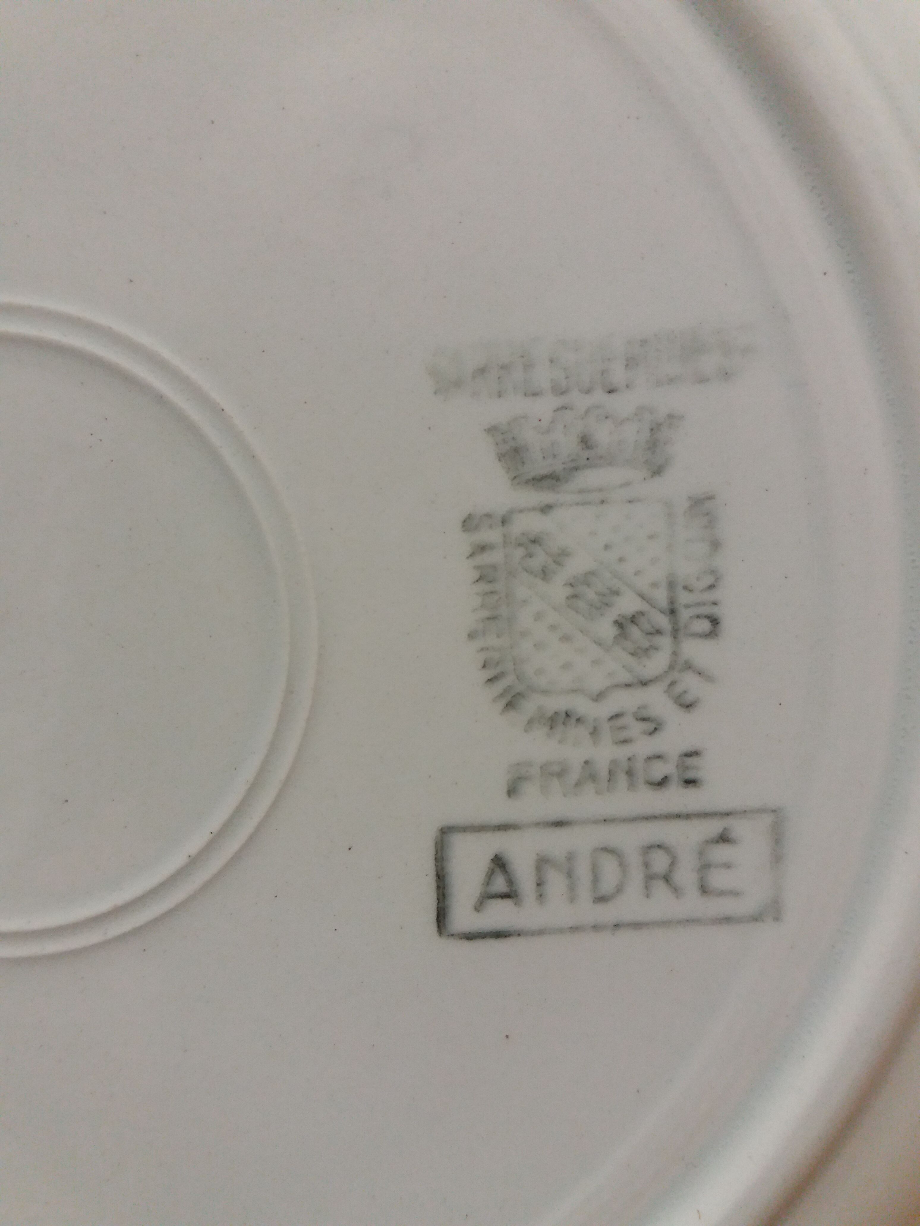 Pair plates flat blue flowers