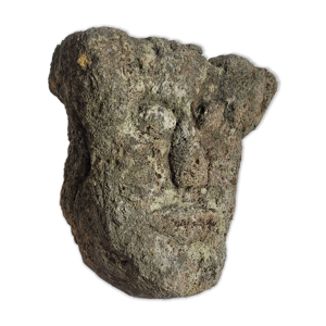 Ancienne sculpture en - pierre