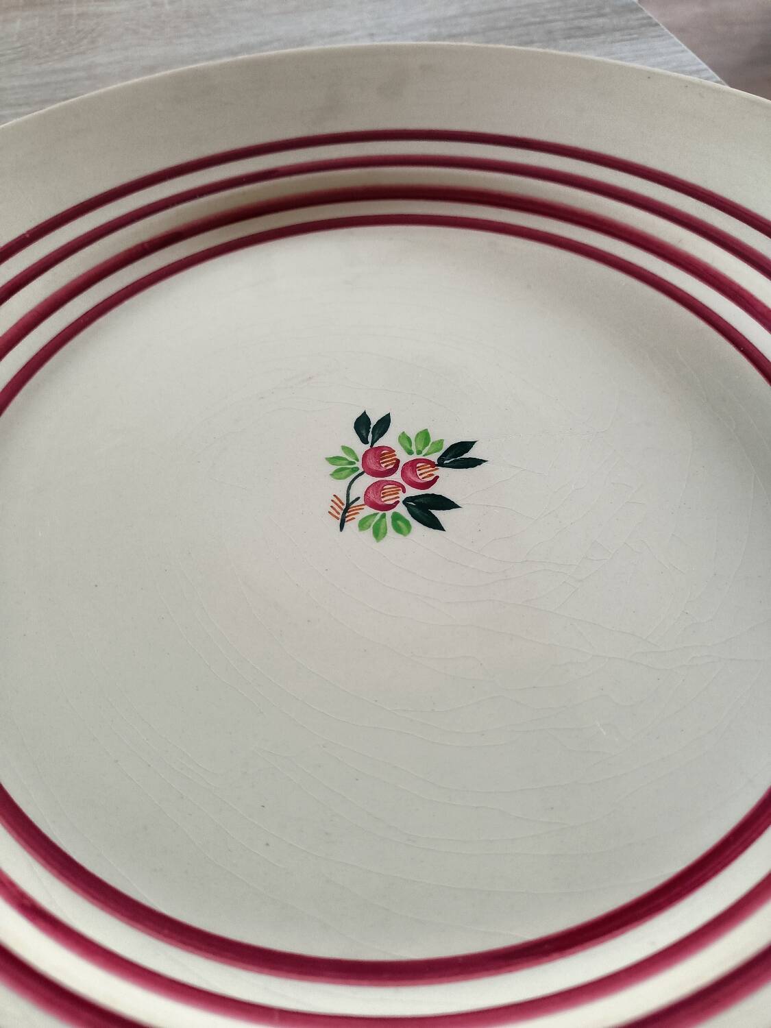 2 vintage Gien dishes