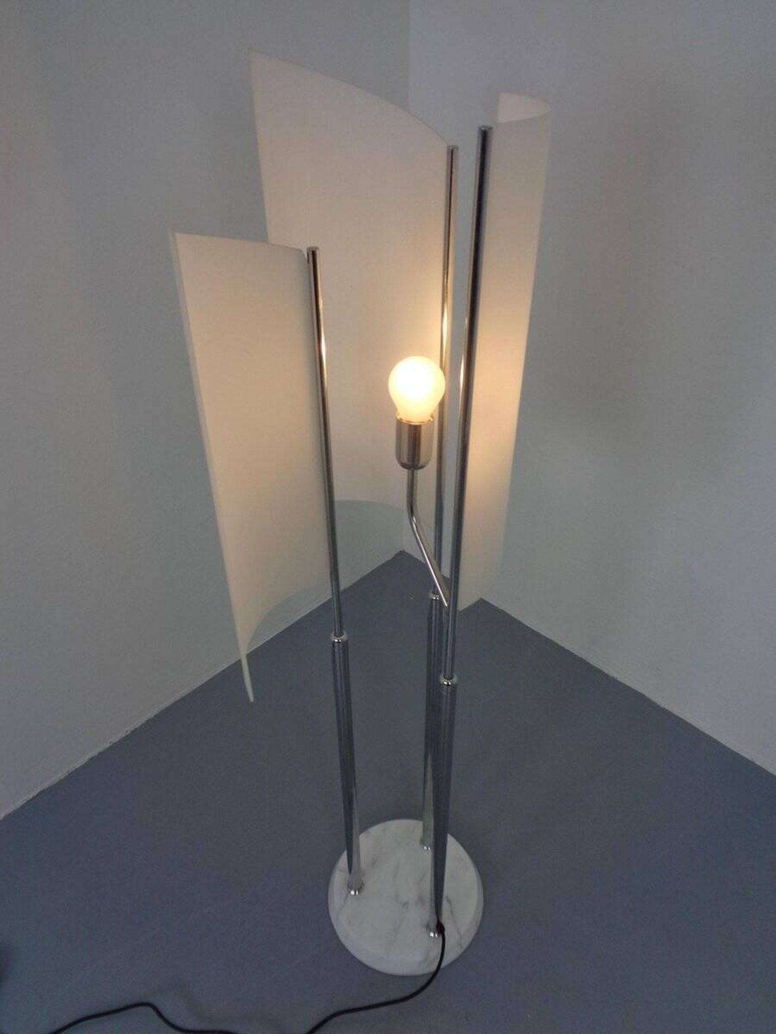Arianna Floor Lamp in Marble and Handblown Glass by Bruno Gecchelin for Oluce, Italy, 1970s