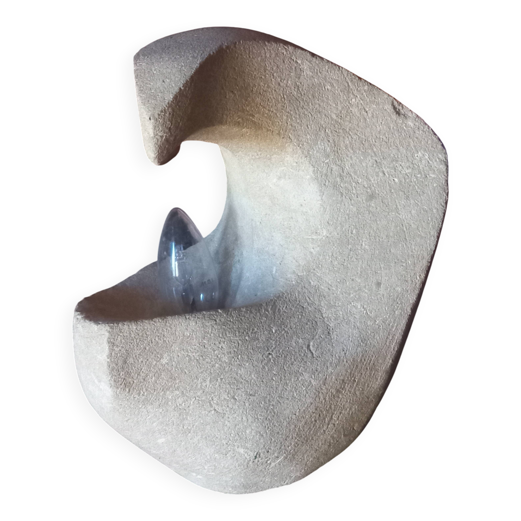 Sculpted stone lamp from the 1970s, signed.