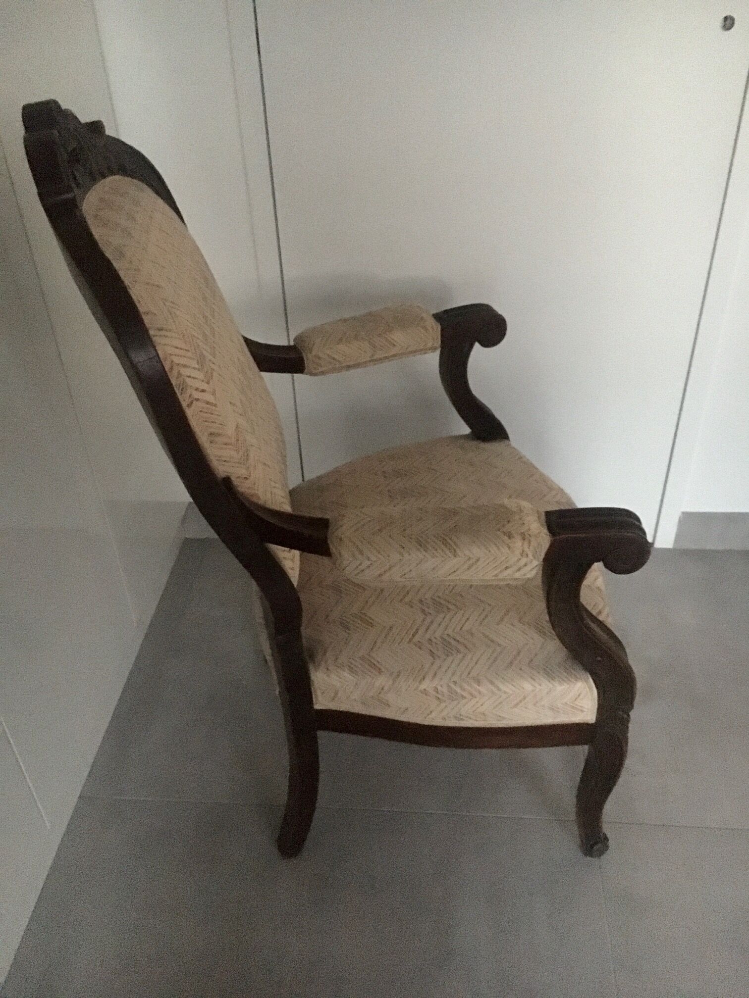 Voltaire armchair 19 th mahogany structure