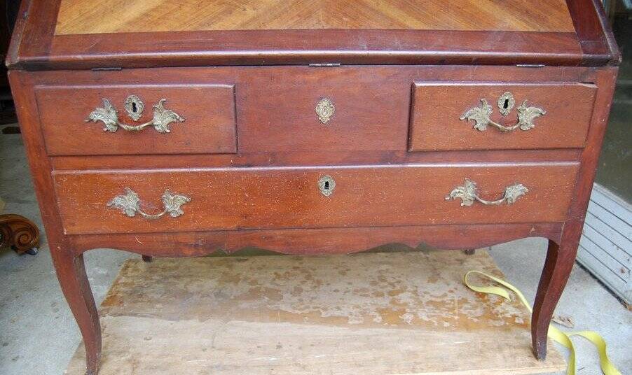 Louis XVI period walnut sloping desk from the 18th century