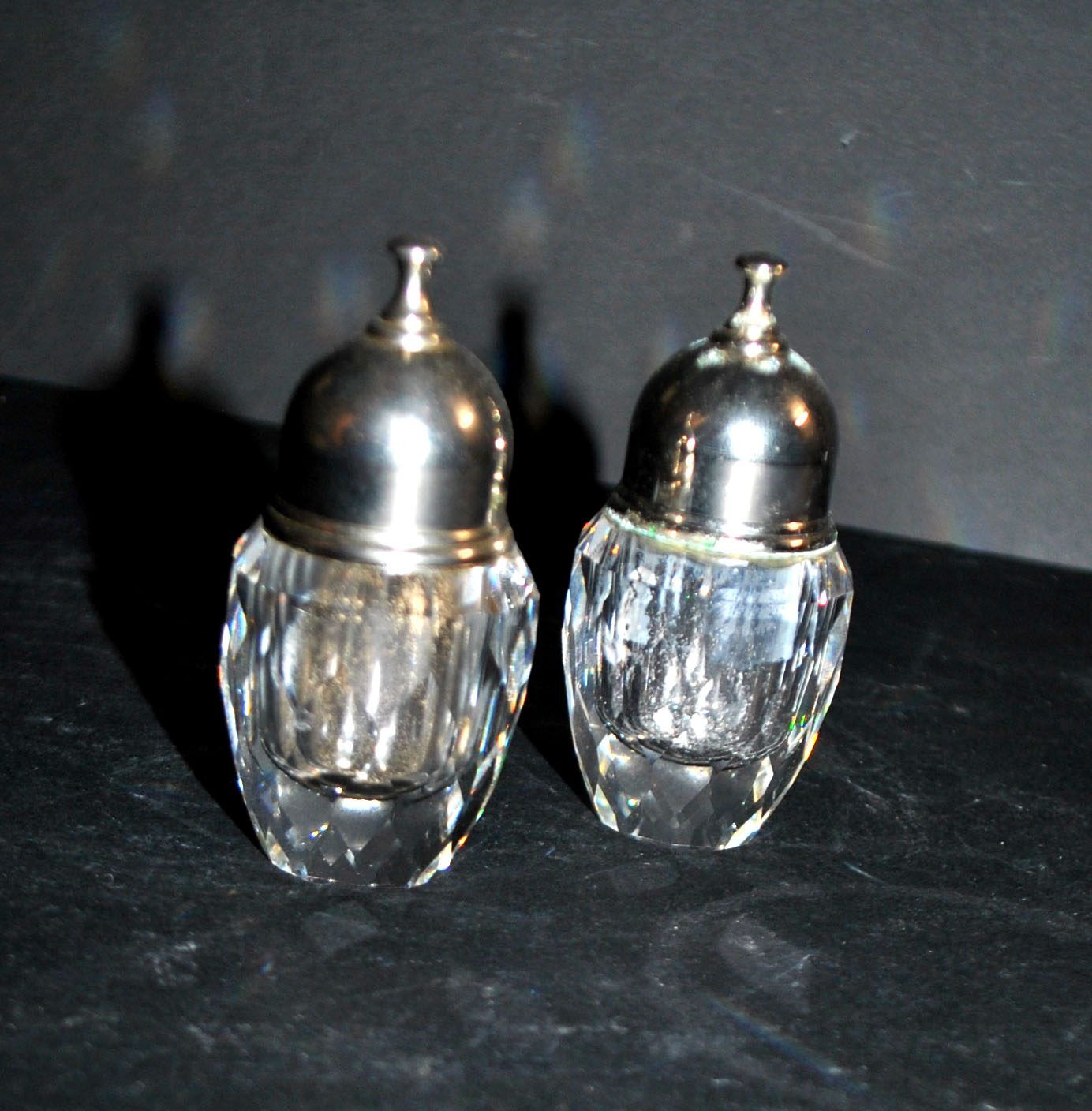 Swarovski lot salière en cristal taillé à facette sel poivre signé SC design 1980