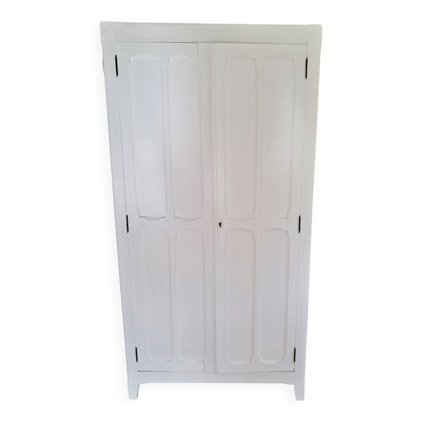 Armoire parisienne