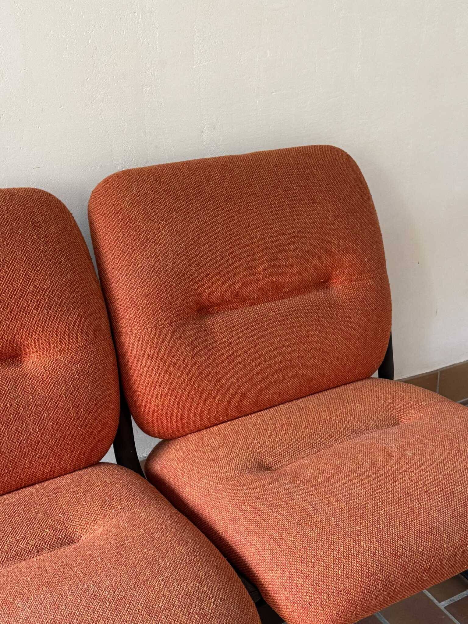 Strafor 2-seater bench, orange wool and sled base, 1970s.