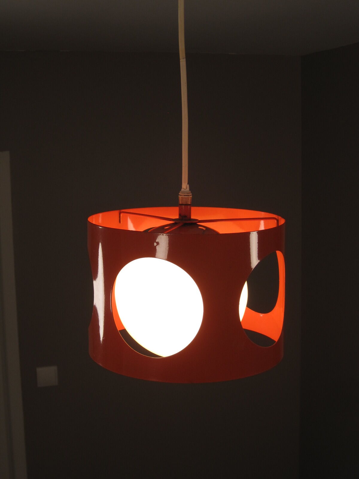 Suspension ball space age seventies in openwork metal orange laca circa 1970