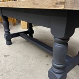 Table basse en bois peint