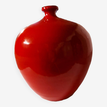 Vase rouge en céramique émaillée