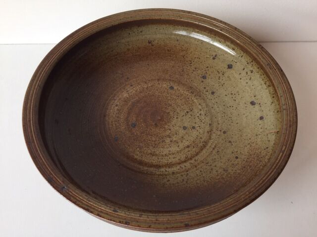 Fruit cut on a Gres foot